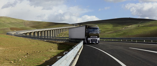 Imagen de paisaje con camión